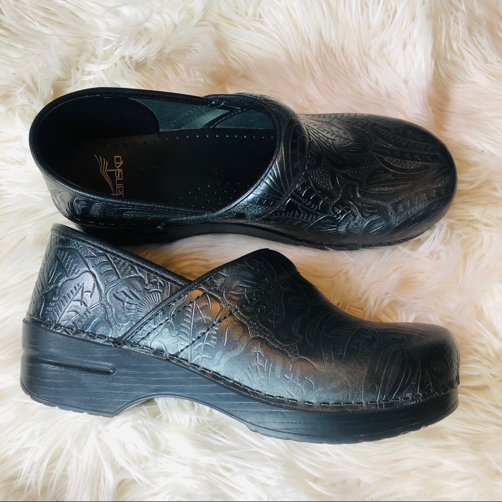Black leather Dansko clogs
